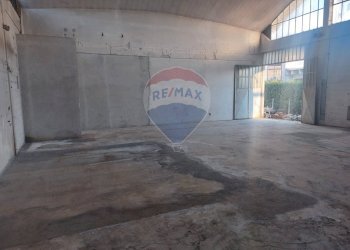 Parcheggio - Capannone Bardello - foto 1