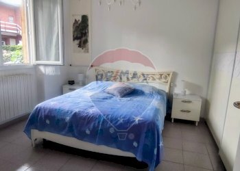 Camera / camera da letto - Terraced Villa Castelletto Sopra Ticino - photo 16