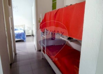 Camera / camera da letto - Terraced Villa Castelletto Sopra Ticino - photo 21