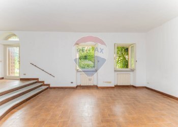 Stanza vuota - Quadrilocale via mentana
 
2, Besozzo - foto 35