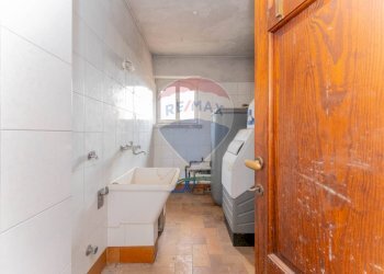 Bagno - Quadrilocale via mentana
 
2, Besozzo - foto 47