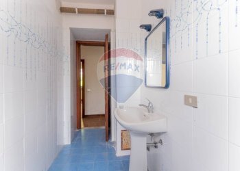 Bagno - Quadrilocale via mentana
 
2, Besozzo - foto 50