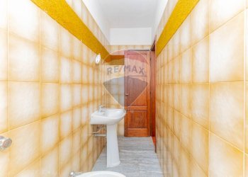 Bagno - Quadrilocale via mentana
 
2, Besozzo - foto 59