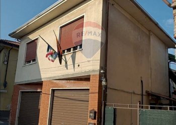 Edificio all\'aperto - Casa indipendente Cressa - foto 1