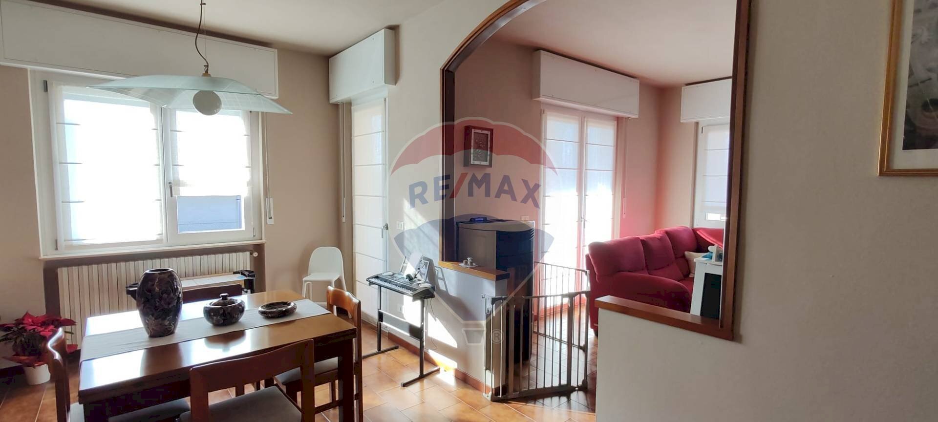 Sala da pranzo - Casa indipendente Bogogno - foto 2