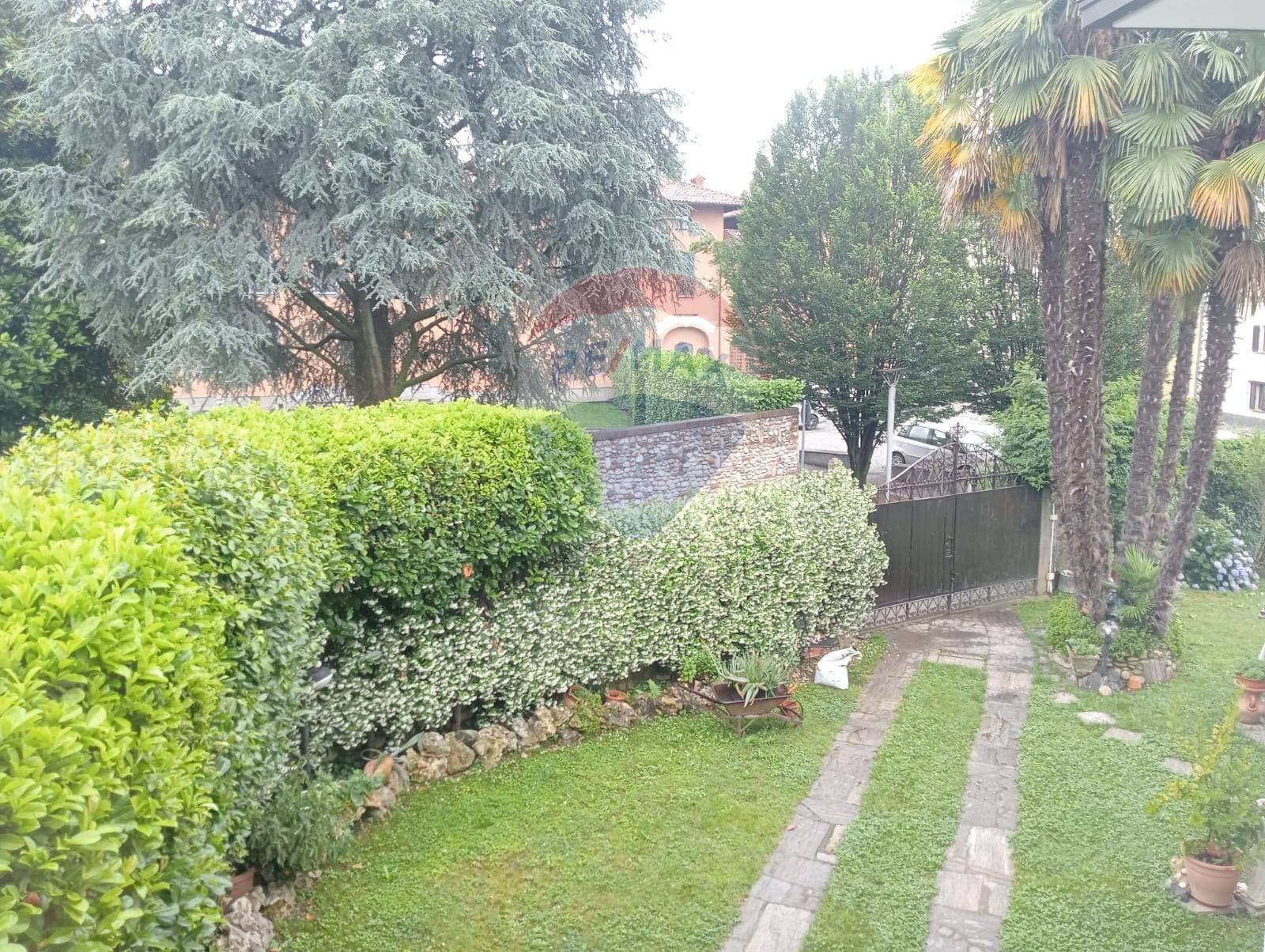 Giardino - Casa indipendente Pombia - foto 3