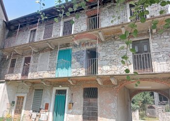 Edificio all\'aperto - Casa semi indipendente Gravellona Toce - foto 2