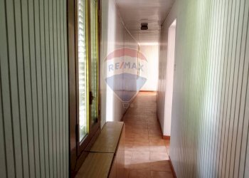 Hall / corridoio - Independent house Pogno - photo 18
