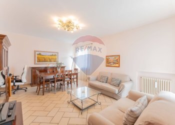 Sala da pranzo - Casa semi indipendente via monterosa
 
23, Pombia - foto 7