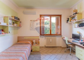 Camera / camera da letto - Casa semi indipendente via monterosa
 
23, Pombia - foto 19