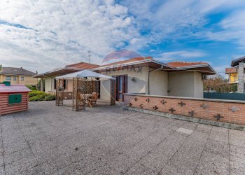 Casa all\'aperto - Casa semi indipendente via monterosa
 
23, Pombia - foto 26