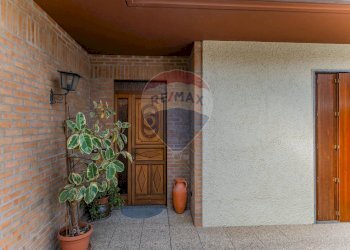 Hall / corridoio - Casa semi indipendente via monterosa
 
23, Pombia - foto 27