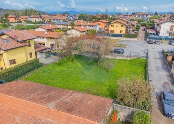 Edificio all\'aperto - Casa semi indipendente via monterosa
 
23, Pombia - foto 84