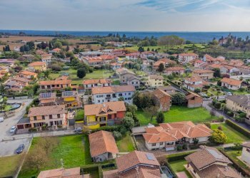 Edificio all\'aperto - Casa semi indipendente via monterosa
 
23, Pombia - foto 93