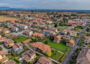 Edificio all\'aperto - Casa semi indipendente via monterosa
 
23, Pombia - foto 98