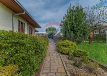 Giardino - Casa semi indipendente via monterosa
 
23, Pombia - foto 107