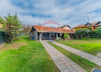 Casa all\'aperto - Casa semi indipendente via monterosa
 
23, Pombia - foto 121