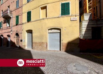 Foto 1 - Locale Commerciale Via Boldrini
1-3, Matelica - foto 1