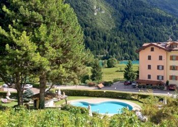 Piscina - Quadrilocale via Lungolago, Molveno - foto 4