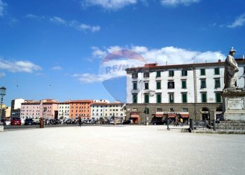 Edificio all\'aperto - Magazzino Livorno - foto 2