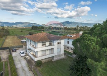 Casa all\'aperto - Independent house STRADA STATALE AURELIA
20, San Giuliano Terme - photo 1