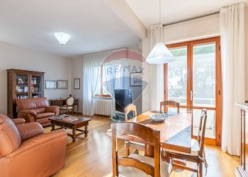 Sala da pranzo - Independent house STRADA STATALE AURELIA
20, San Giuliano Terme - photo 12