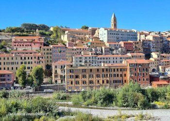 Vista - Four-room apartment via Roma, 5, Ventimiglia - photo 1
