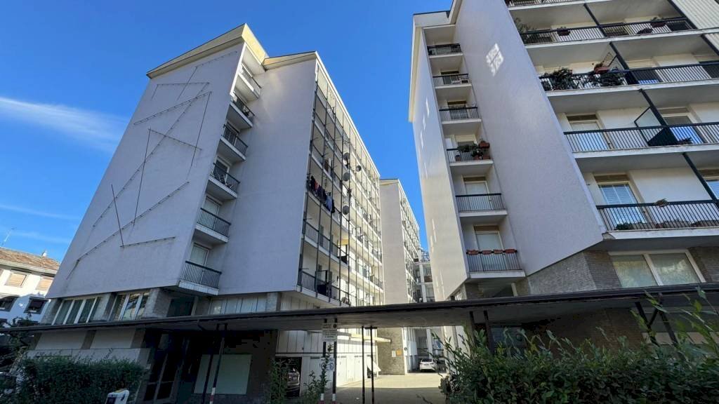 Facciata - Quadrilocale corso 26 Febbraio, 24, Aosta - foto 1