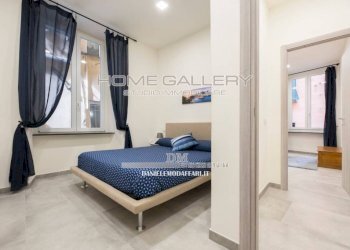 Camera da letto - Trilocale via Antonio Gramsci, 29, Genova (zona Centro Storico) - foto 22