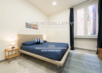 Camera da letto - Trilocale via Antonio Gramsci, 29, Genova (zona Centro Storico) - foto 4