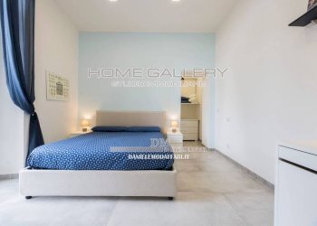 Camera da letto - Bilocale via Antonio Gramsci, 29, Genova (zona Centro Storico) - foto 15