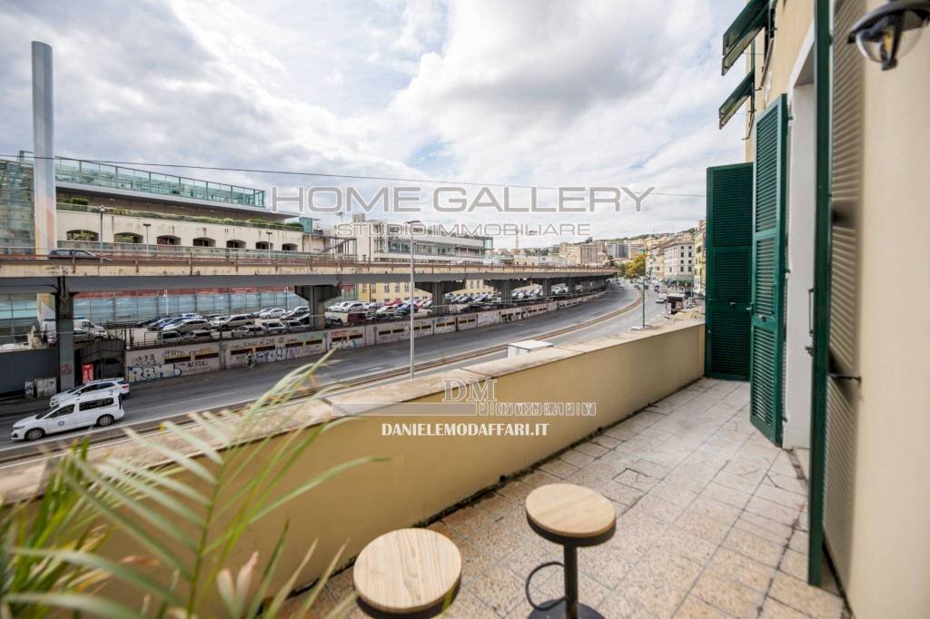 Terrazzo - Bilocale via Antonio Gramsci, 29, Genova (zona Centro Storico) - foto 1