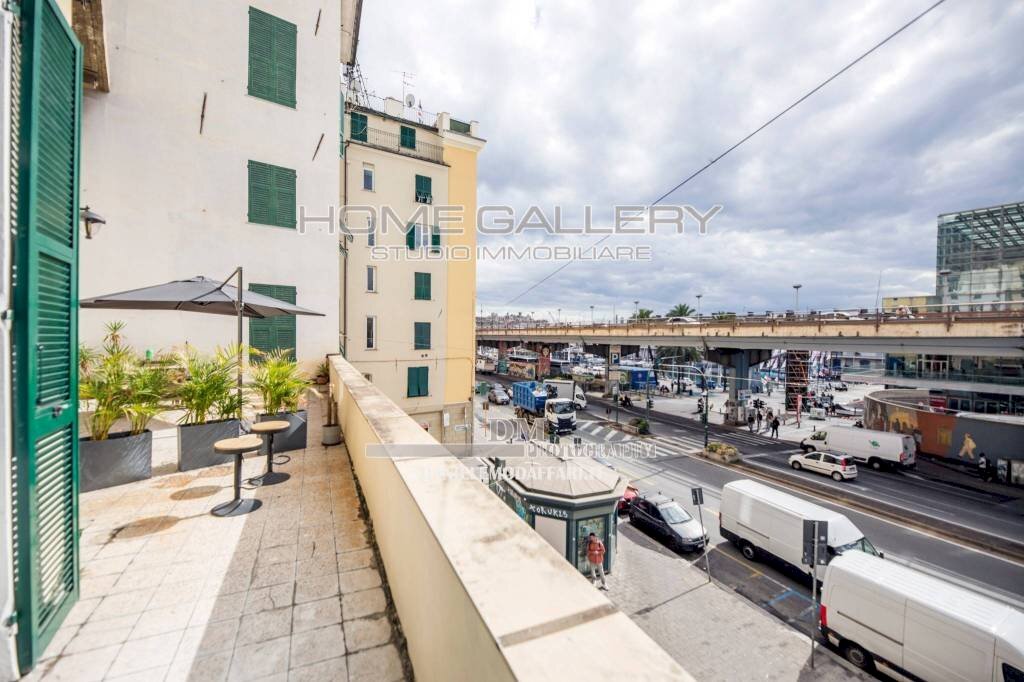 Vista - Bilocale via Antonio Gramsci, 29, Genova (zona Centro Storico) - foto 2