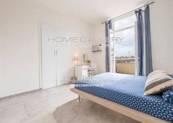 Camera da letto - Bilocale via Antonio Gramsci, 29, Genova (zona Centro Storico) - foto 11