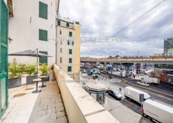 Vista - Bilocale via Antonio Gramsci, 29, Genova (zona Centro Storico) - foto 2