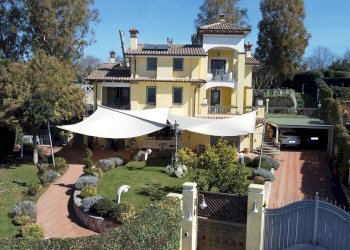 facciata - Villa della vaccheria, Trevignano Romano - foto 8