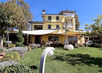 facciata - Villa della vaccheria, Trevignano Romano - foto 10