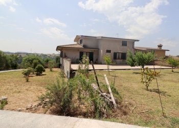 facciata - Casa semi indipendente di Vallelunga, Rignano Flaminio - foto 3