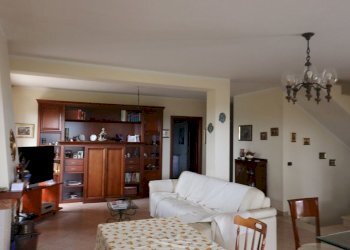soggiorno - Casa semi indipendente di Vallelunga, Rignano Flaminio - foto 36