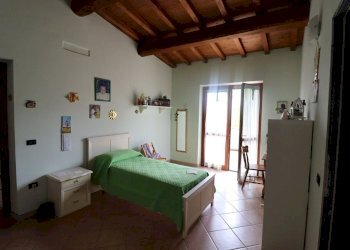 camera da letto - Casa semi indipendente di Vallelunga, Rignano Flaminio - foto 43
