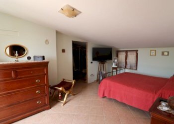 camera da letto - Casa semi indipendente di Vallelunga, Rignano Flaminio - foto 45