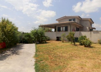 facciata - Casa semi indipendente di Vallelunga, Rignano Flaminio - foto 105