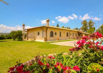 facciata - Villa del Pavone, Campagnano di Roma - foto 37