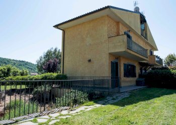 facciata - Casa semi indipendente Monte Cuculo, Campagnano di Roma - foto 34