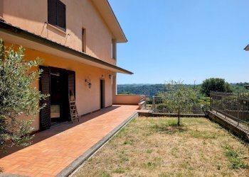 facciata - Casa semi indipendente di Piazza Fontana, Mazzano Romano - foto 2