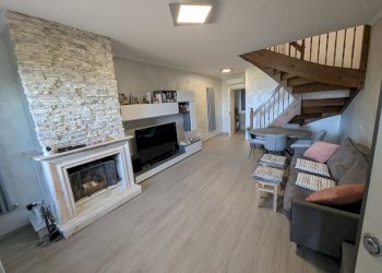 soggiorno - Villa a Schiera Poggio delle Ginestre
 
12, Trevignano Romano - foto 4