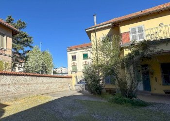 Cortile interno - Casa indipendente via Lecco, 62, Monza - foto 2