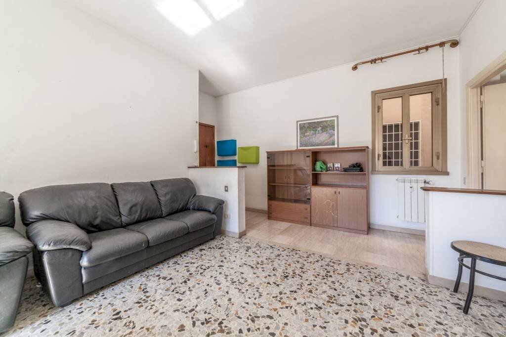 Salone - Three-room apartment via di Donna Olimpia, Roma - photo 3