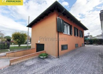 Facciata - Casa indipendente via TRENTO, 76, Martellago - foto 2