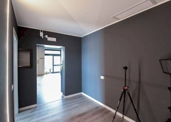 Interno non residenziale - Shop via Unione, Lurate Caccivio - photo 9